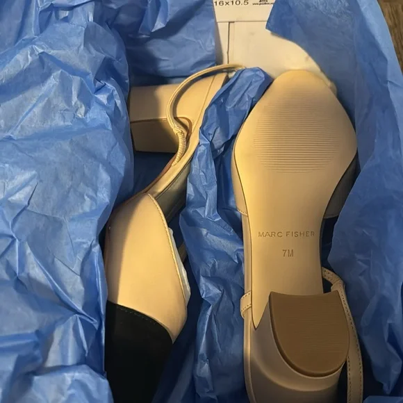 Marc Fisher Layne Heel - Picture 2 of 5